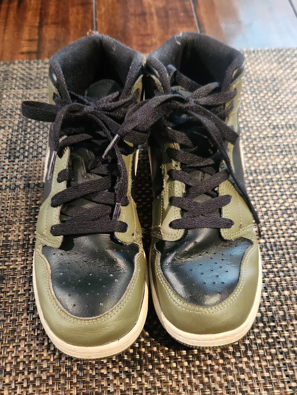 Air Jordan 1 Mid-Top Sneakers in Olive Green and Black, Size 6Y